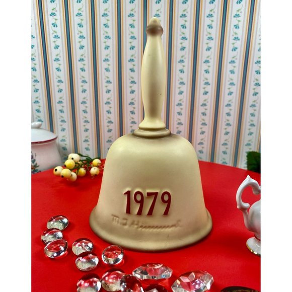 Hummel Bell 1979, Second Edition, Annual Bell Hum701, Handcrafted, vtg - Picture 3 of 12